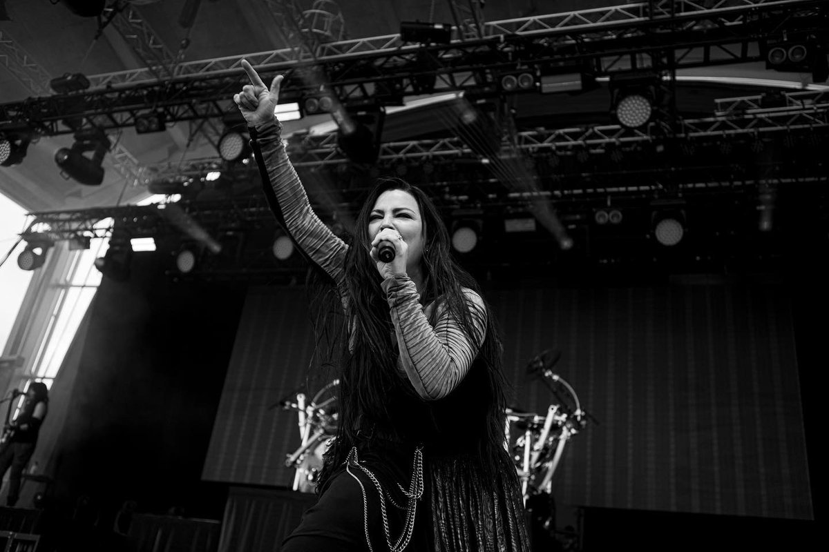 evanescence's tweet photo. European Summer Tour pics part 5 https://t.co/neYYtwiuSj
