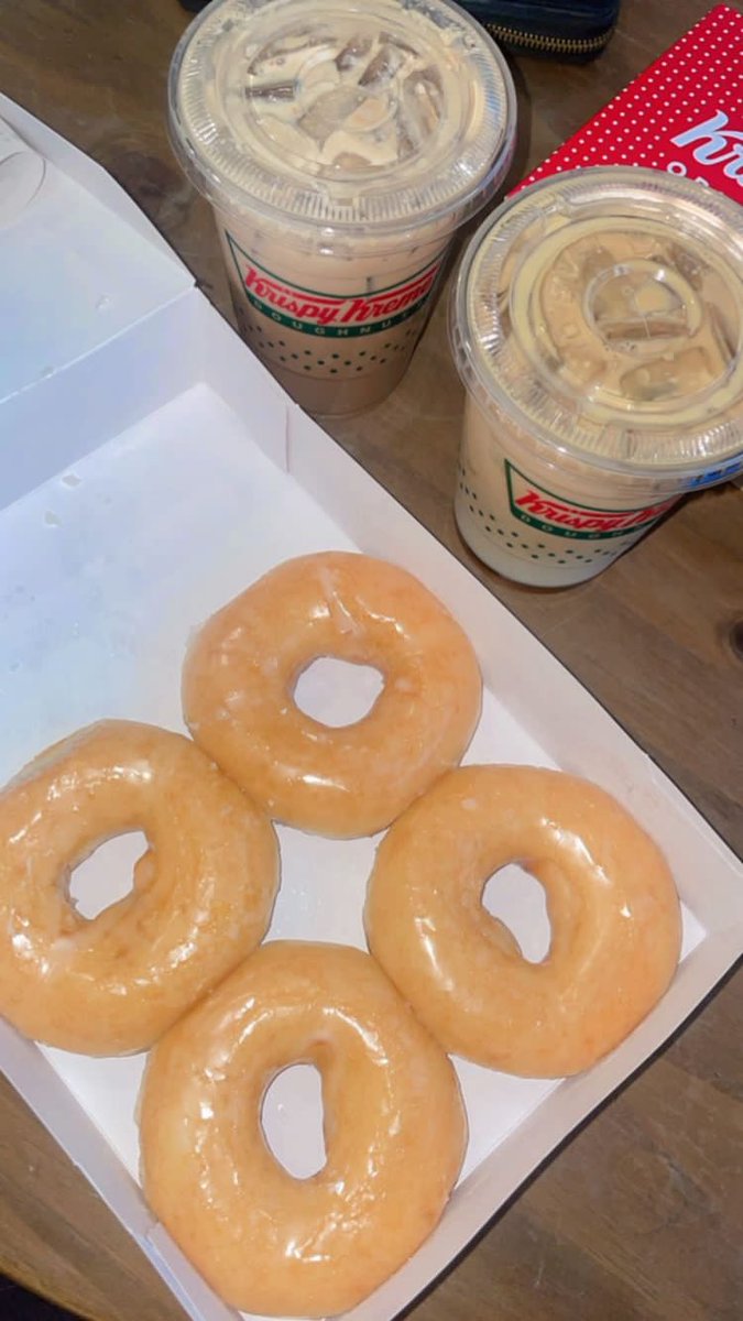 brielleamiraaa's tweet photo. Hello CheatDay!!! 🥰🥰 #tweet #cheatday #eating https://t.co/5mfVpofnTb
