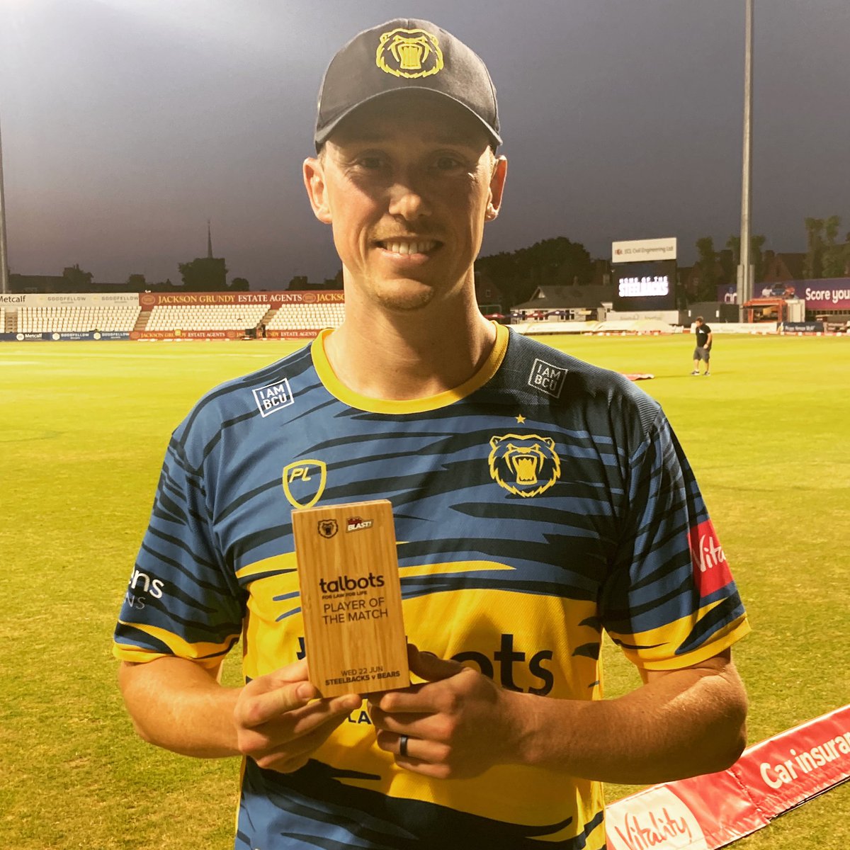 WarwickshireCCC's tweet photo. ๐ง๐ฎ๐น๐ฏ๐ผ๐๐ ๐๐ฎ๐ ๐ฃ๐น๐ฎ๐๐ฒ๐ฟ ๐ผ๐ณ ๐๐ต๐ฒ ๐ ๐ฎ๐๐ฐ๐ต ๐ฅ
Adam Hose. Class. ๐
๐ป#YouBears | #NORvBIR | #TalbotPOTM https://t.co/ciUwHRqB2Z