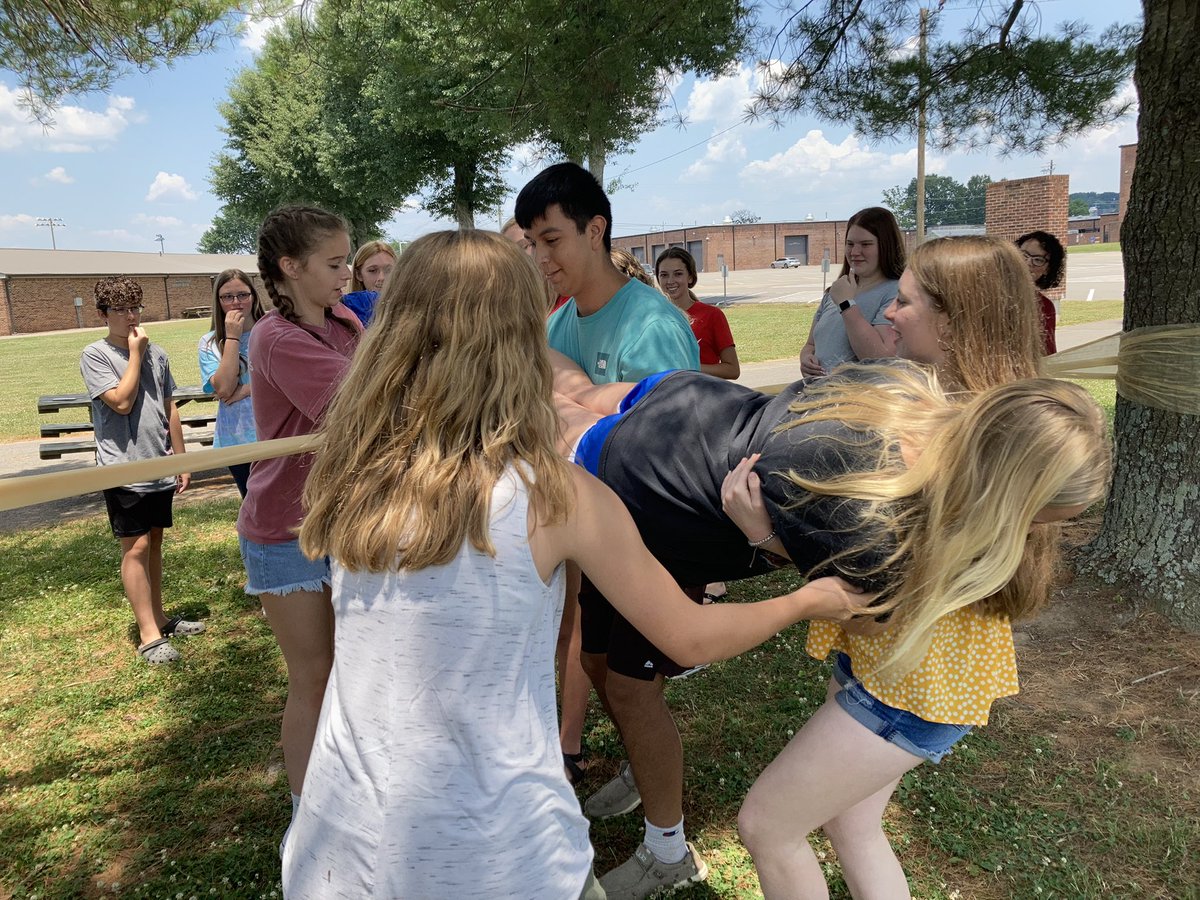 LCFalconsStuCo's tweet photo. First meeting of the year was all about working together and trusting your team! Going to be a fun year with this crew! https://t.co/1yl7MaigiZ