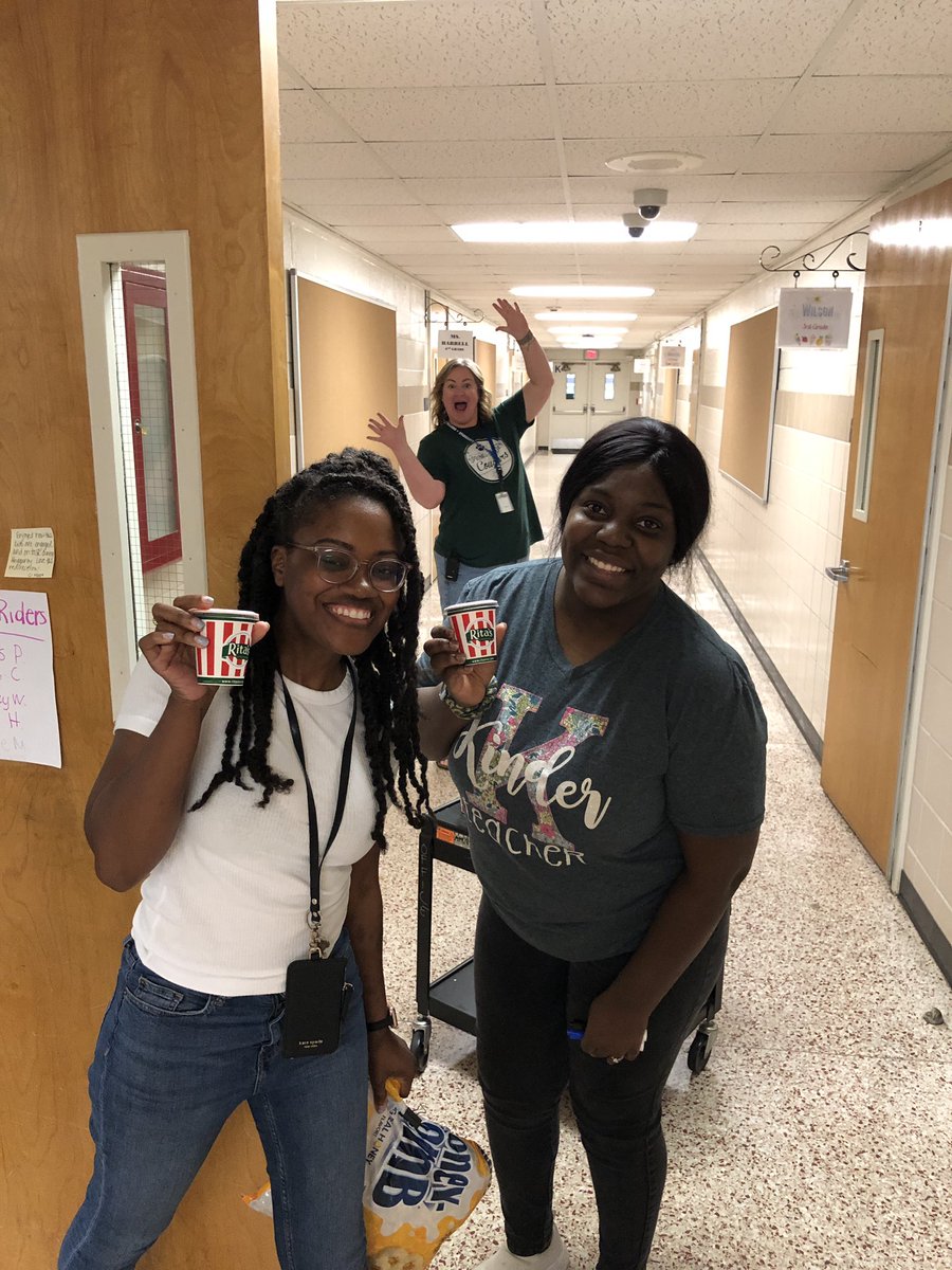 trimoo78's tweet photo. We know that learning and having fun  go hand-in-hand at STE Summer school. Thank you to our community that donated to our amazing staff this Summer. @RitasItalianIce @whatspoppintexas @HEBISDpeople  @hebisd #hebisdtheplace2be https://t.co/kE7TZMaaEU