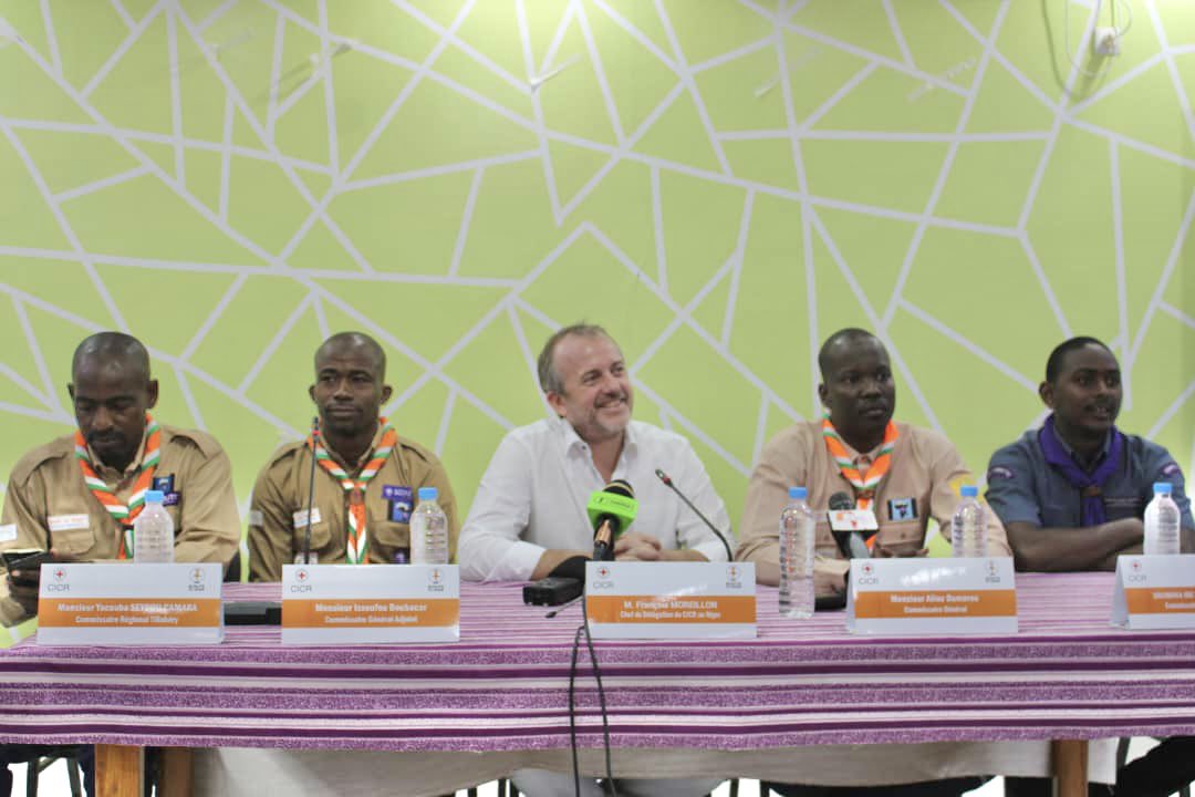 ALIOUOumarou16's tweet photo. Nous avons eu l’honneur de recevoir à notre centre, M. #François_Moreillon, Chef de Délégation du Comité International de la Croix Rouge au Niger.Plusieurs perspectives entre nos deux institutions. https://t.co/AtPzvMiGAO