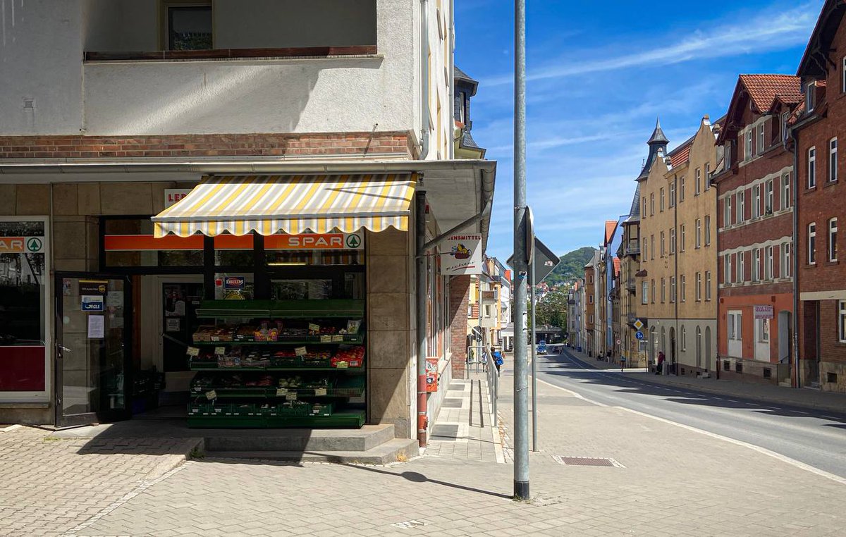 Hey #Jena, umtreibt euch manchmal die bevorstehende Schließung des 𝗦𝗽𝗮𝗿𝗺𝗮𝗿𝗸𝘁𝗲𝘀 am Magdelstieg? Wir wollen mit euch darüber reden, in einer offenen Gesprächsrunde am 𝗦𝗮𝗺𝘀𝘁𝗮𝗴  𝟭𝟳:𝟬𝟬 𝗨𝗵𝗿 in der Magdelstube. Kommt vorbei!