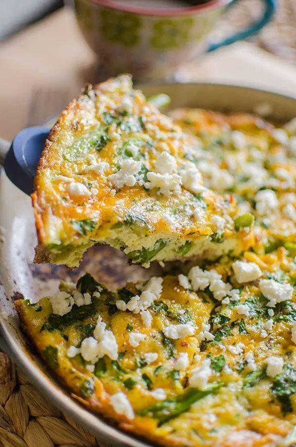 Living_Lou's tweet photo. Switch it up tomorrow by making this fabulous frittata! 

Recipe uses eggs, milk, chili flakes, cheddar cheese, bacon, asparagus, fresh parsley snd crumbled feta cheese! 

RECIPE: https://t.co/x0E93234vE
#foodie #delicious https://t.co/iCN30Eql3x