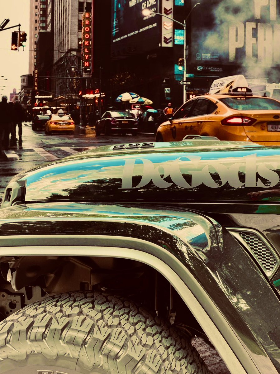 PixelRainbowNFT's tweet photo. #DEGODS!!!!

Many thanks to @RippityDoo of #MickeyDeGods lore for hooking me up with this insane vinyl on this mfr 392 HEMI JEEP. This JEEP was my partial exit last month… love you @DeGodsNFT…and STILL increased #DeVinityCollection to 47 today! 
@DuppiesNFT = 1 for her in 2023! https://t.co/itfI94uFuG