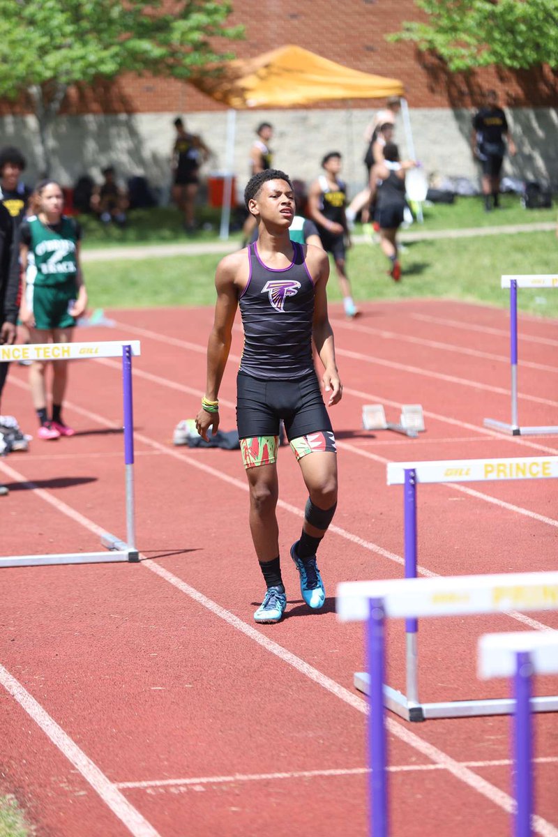 jaydenmlopez474's tweet image. Throwback to track szn , smh went by tooo quick 
#princetech #trackandfield #Hurdle
