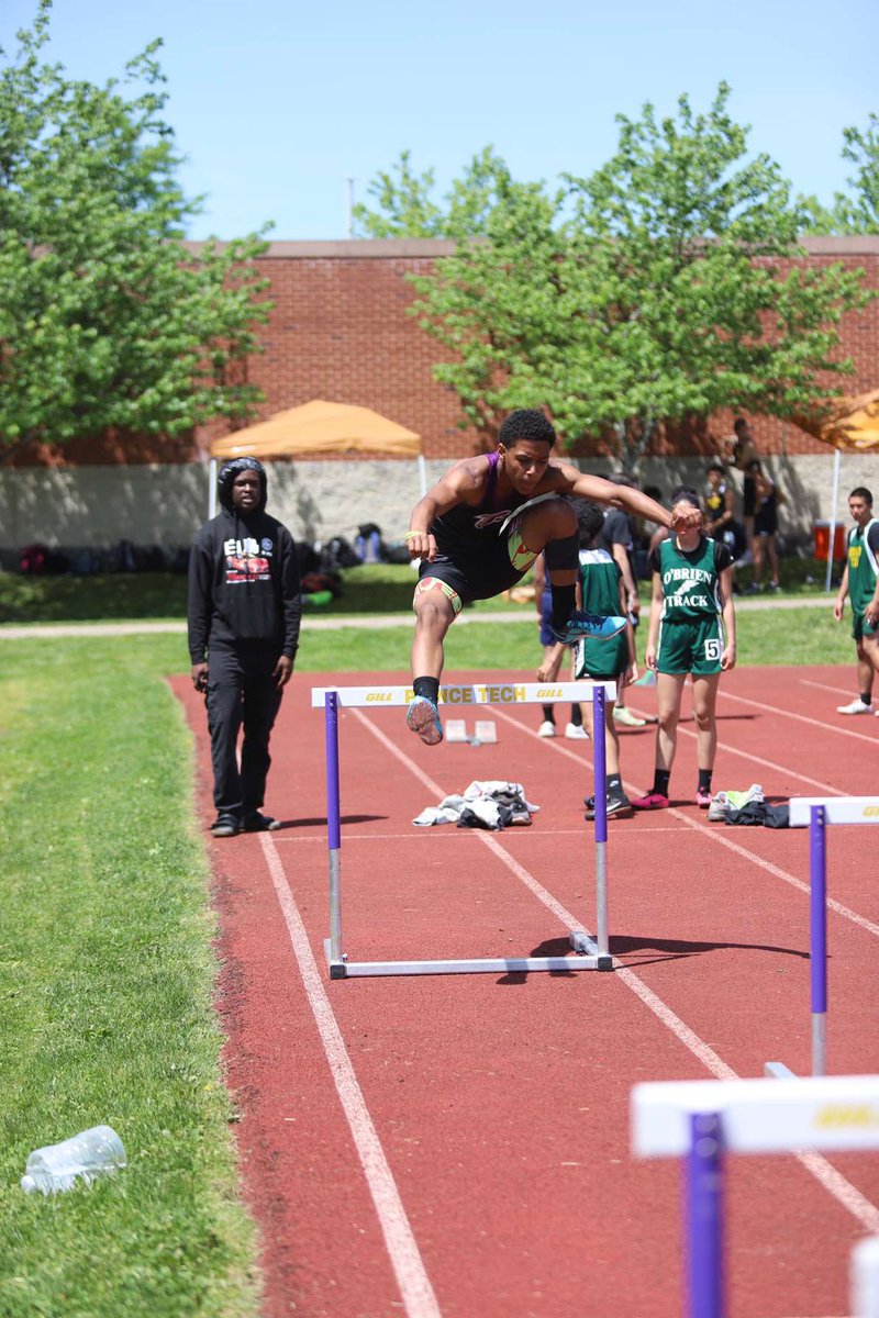 jaydenmlopez474's tweet image. Throwback to track szn , smh went by tooo quick 
#princetech #trackandfield #Hurdle