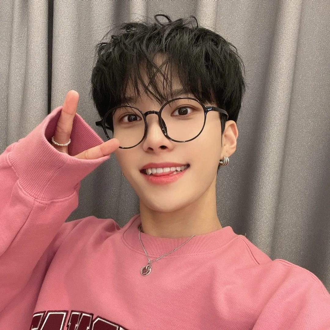 INSEOPLOOKS's tweet photo. https://t.co/HaVZ8ld7Bz