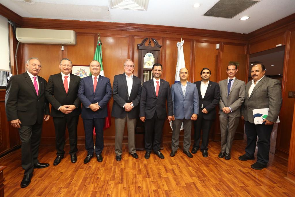 Agradecemos a <a href="/hectortejadasha/">Héctor Tejada</a>, presidente de @Concanaco, por las atenciones brindadas a nuestro presidente, <a href="/jorgeemijares/">Jorge Mijares</a>, y su mesa directiva, durante la reunión de trabajo sostenida en su sede nacional.