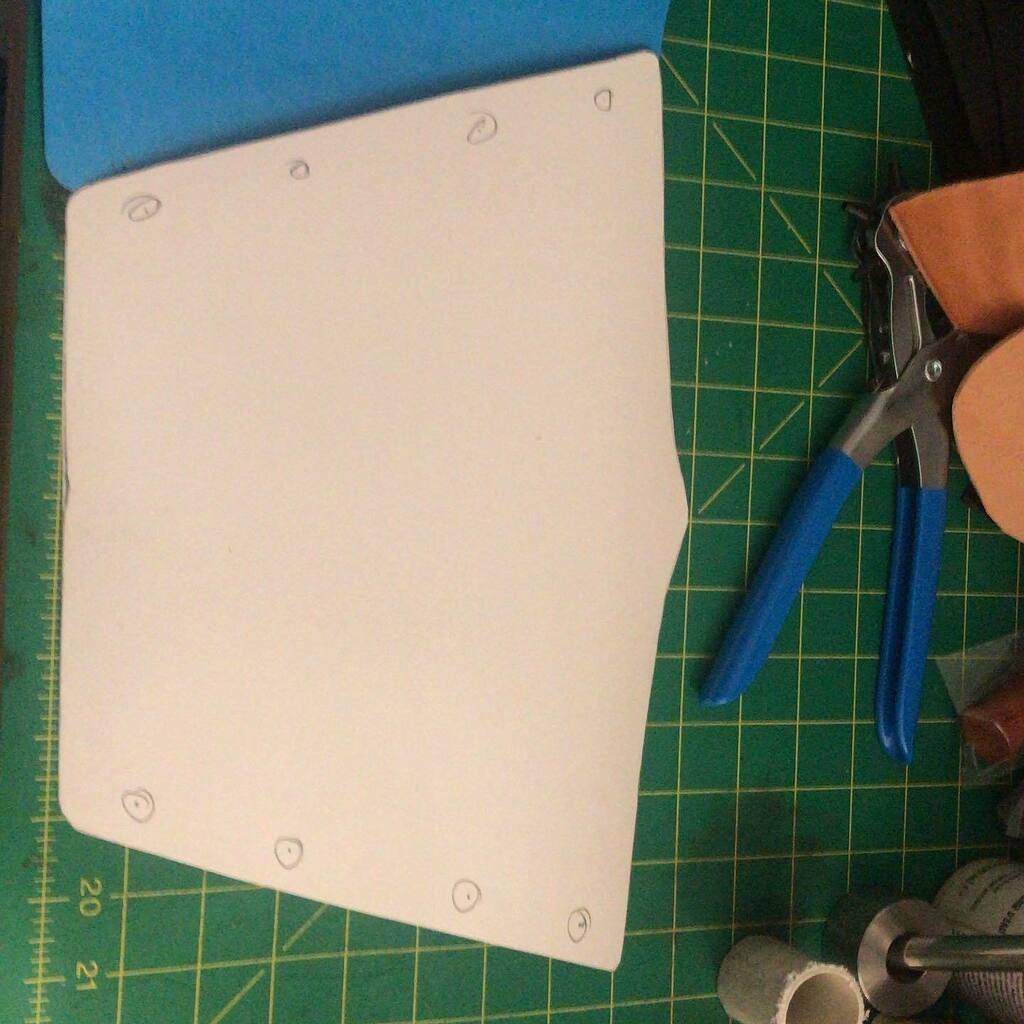 JerTheMaker's tweet photo. Making bracers! Thanks @kitcl3ver for the template idea! https://t.co/TuUPH3GrVi https://t.co/4RvNUvS3NG