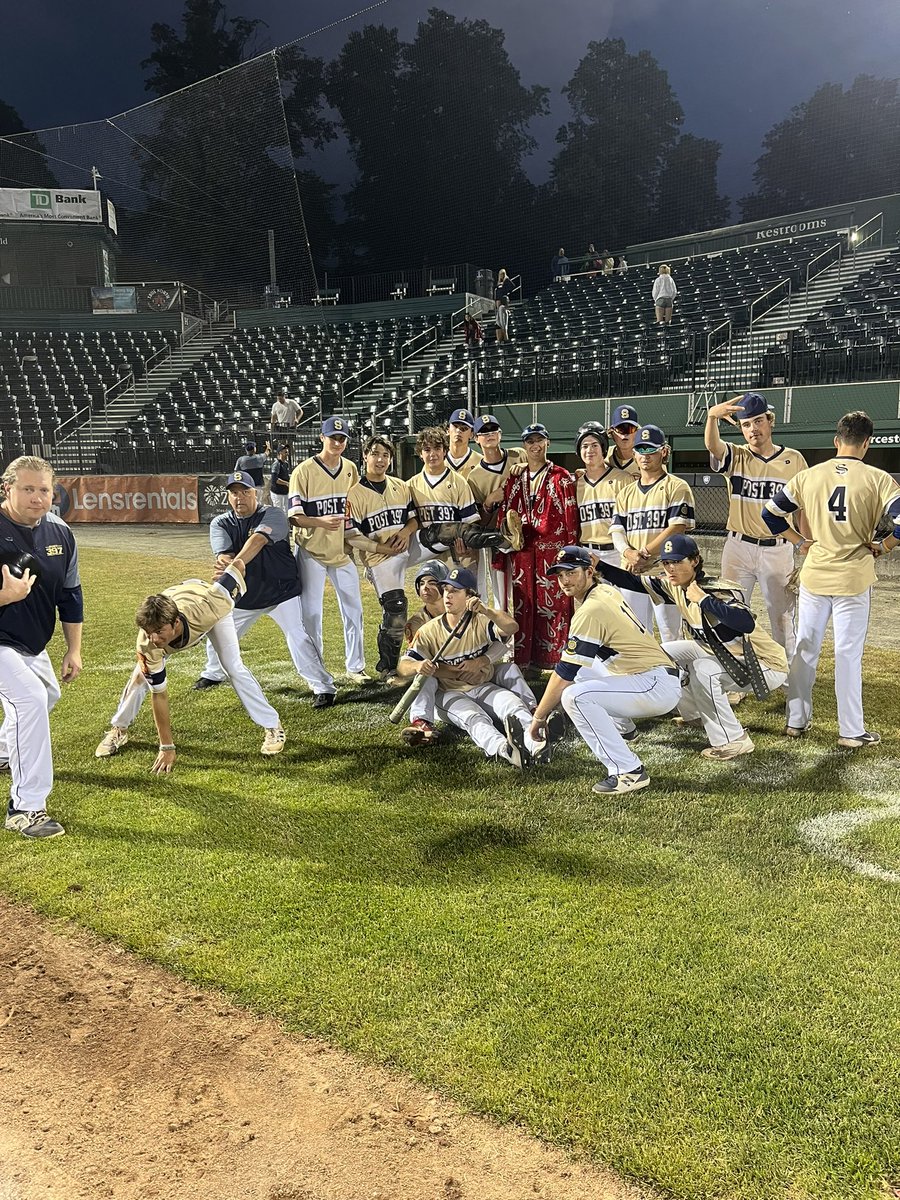 No shocker here… David Siciliano takes home the belt this evening as he twirled a NO HITTER, striking out 6! Ryan Walton paced the offense with 3 hits bringing home the robe.