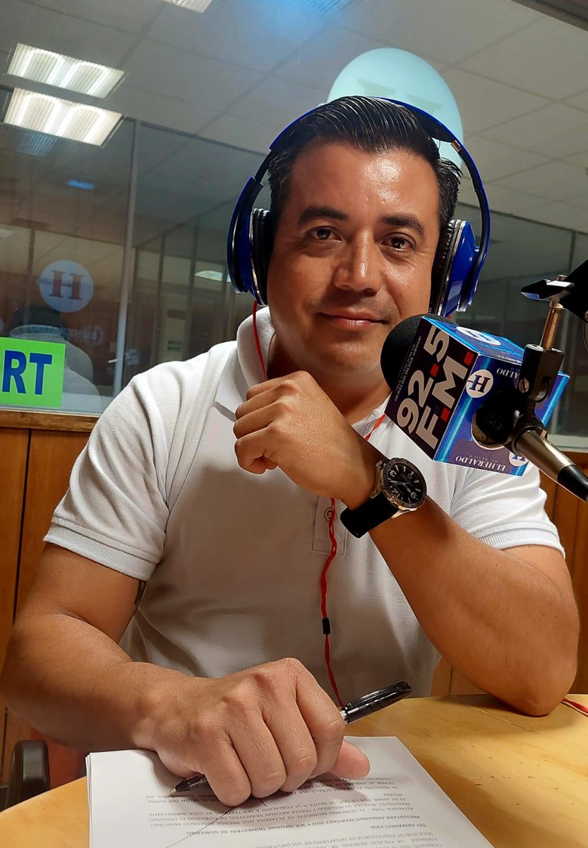 Israel_Ponce1's tweet photo. Vamos con toda la información por El Heraldo de México Radio 92.5 FM 21:00 hrs. De Frente en Tamaulipas https://t.co/eN8grEmvm0