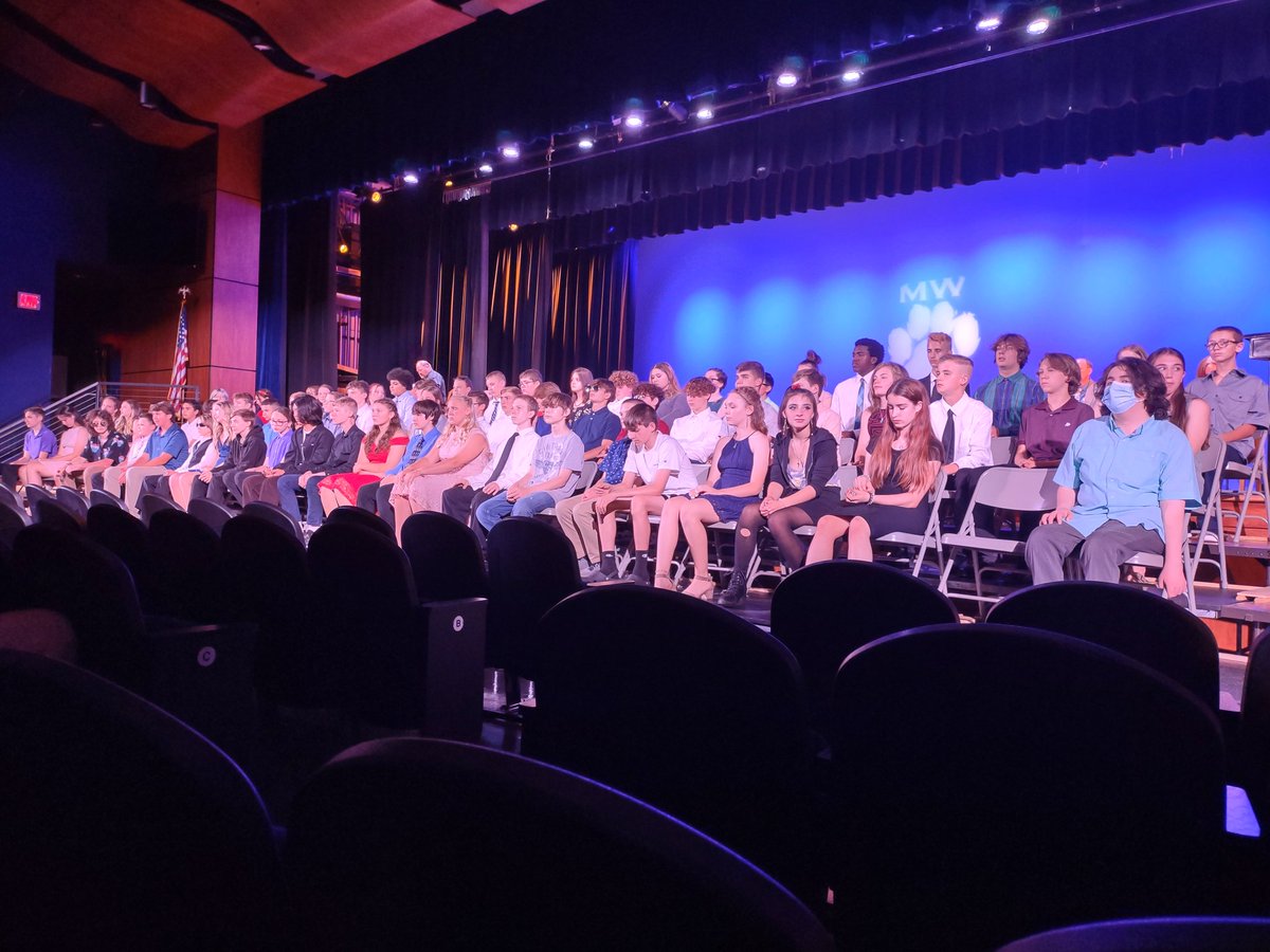 GwenWinkler's tweet image. 8th grade moving up was awesome last night! Thanks to all the MS staff for making it memorable! @MwMiddle