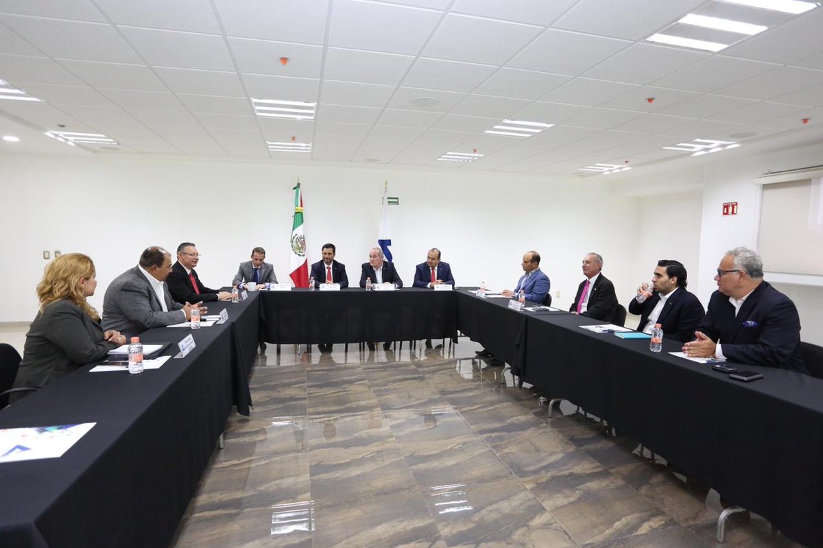 En la sede de CONCANACO, el Presidente <a href="/HectorTejadaSha/">Héctor Tejada</a> y <a href="/jorgemijaresdgo/">Jorge Mijares</a>, de <a href="/OnexpoNacional/">onexponacional</a> plantearon actividades y líneas de acción  orientadas a fortalecer la competitividad de las empresas comercializadoras de energéticos del sector terciario.