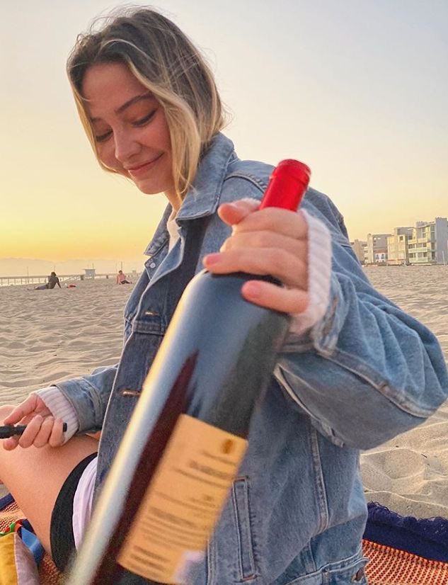 ______ ______ ______ ______ _______
     ← ⚪   saraahlunaa             
                     just now!

went on a little picnic date with my favorite science nerd <3