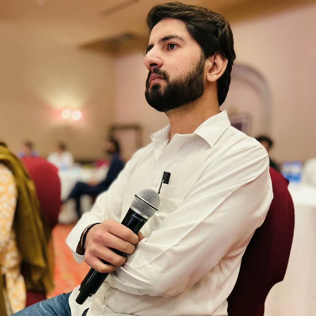 qkhanNUML's tweet photo. A wonderful and productive session of youth integrity and empowerment arranged by @IntegrityIconPK at Serena Hotel Islamabad
#IntegrityIcon21 https://t.co/ykDZFc4OEN