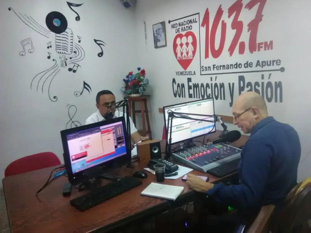 Secalimentacio1's tweet photo. #22jun🇻🇪|La mañana de este Miércoles estuvimos en el programa radial "En contacto"se  la emisora Fe y Alegría 103.7 dónde conversamos acerca de los alcances obtenidos este I semestre del año en curso  en materia de Alimentación así como también del Gas doméstico. https://t.co/nZGXHqZn1Z