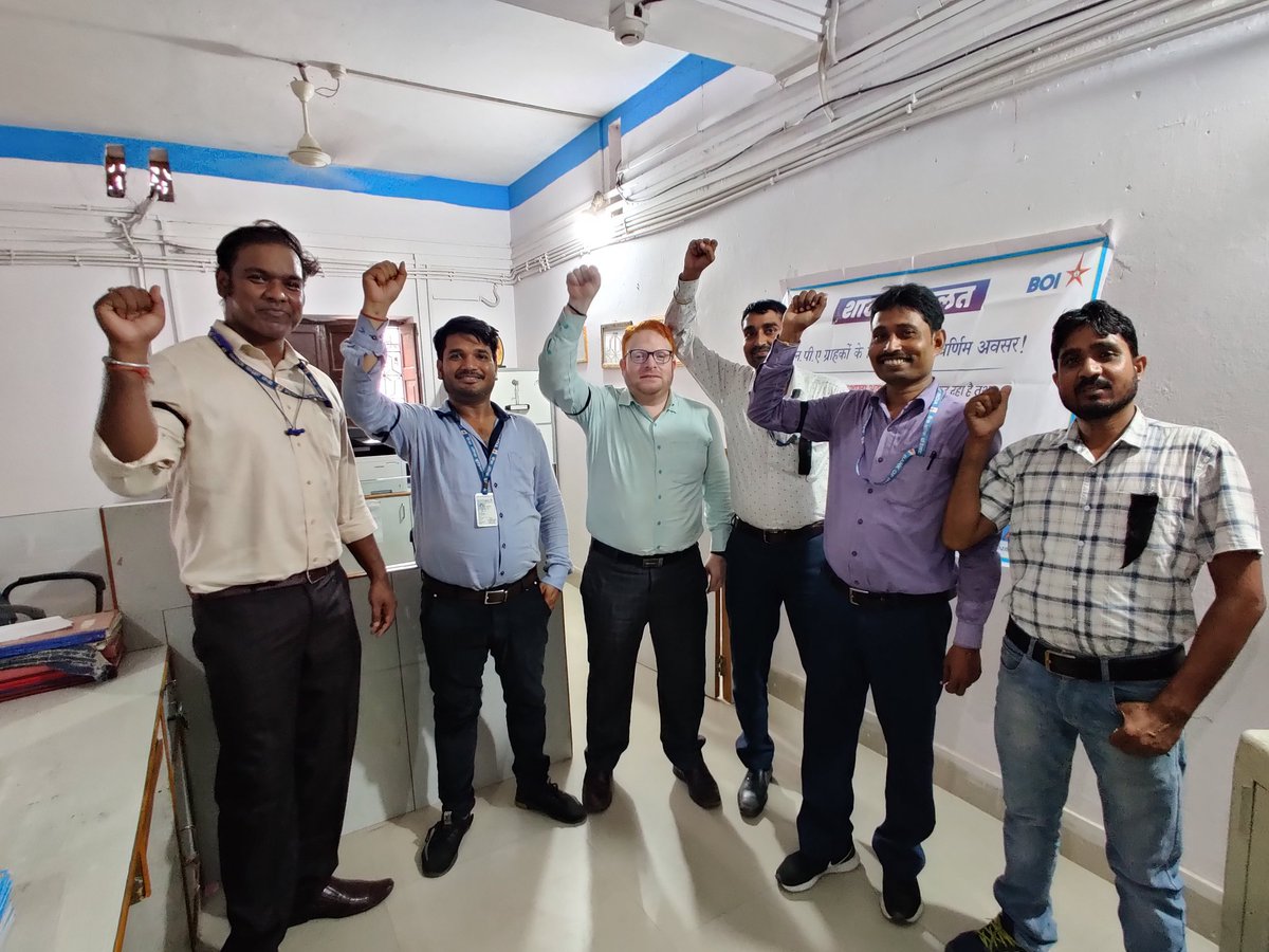 SachinK53102670's tweet photo. @SunilKu92687431 @UFBUIndia @aiboc_in #FightForYourExistance
#StrikeHard
#Strike2SaveIndia 
#5DaysBanking

हड़ताल हड़ताल ना मानो तो डेरा डाल https://t.co/Z2iGFfqmQ7