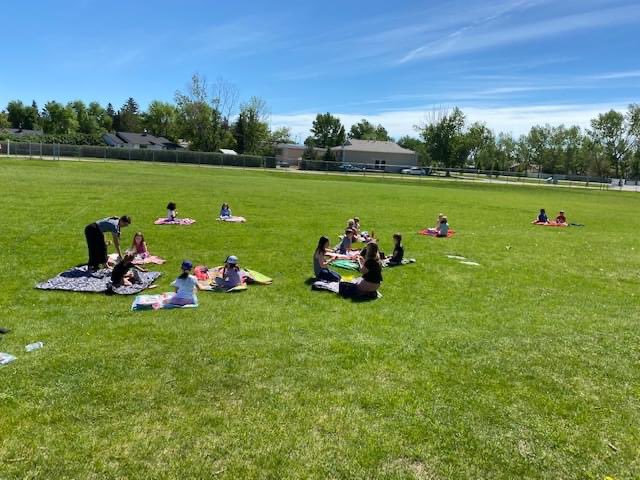 VulcanPrairiev1's tweet photo. It was a great day for a grade 1/2 picnic. Thanks to all the parents who came to help. https://t.co/9tKej72Ar9