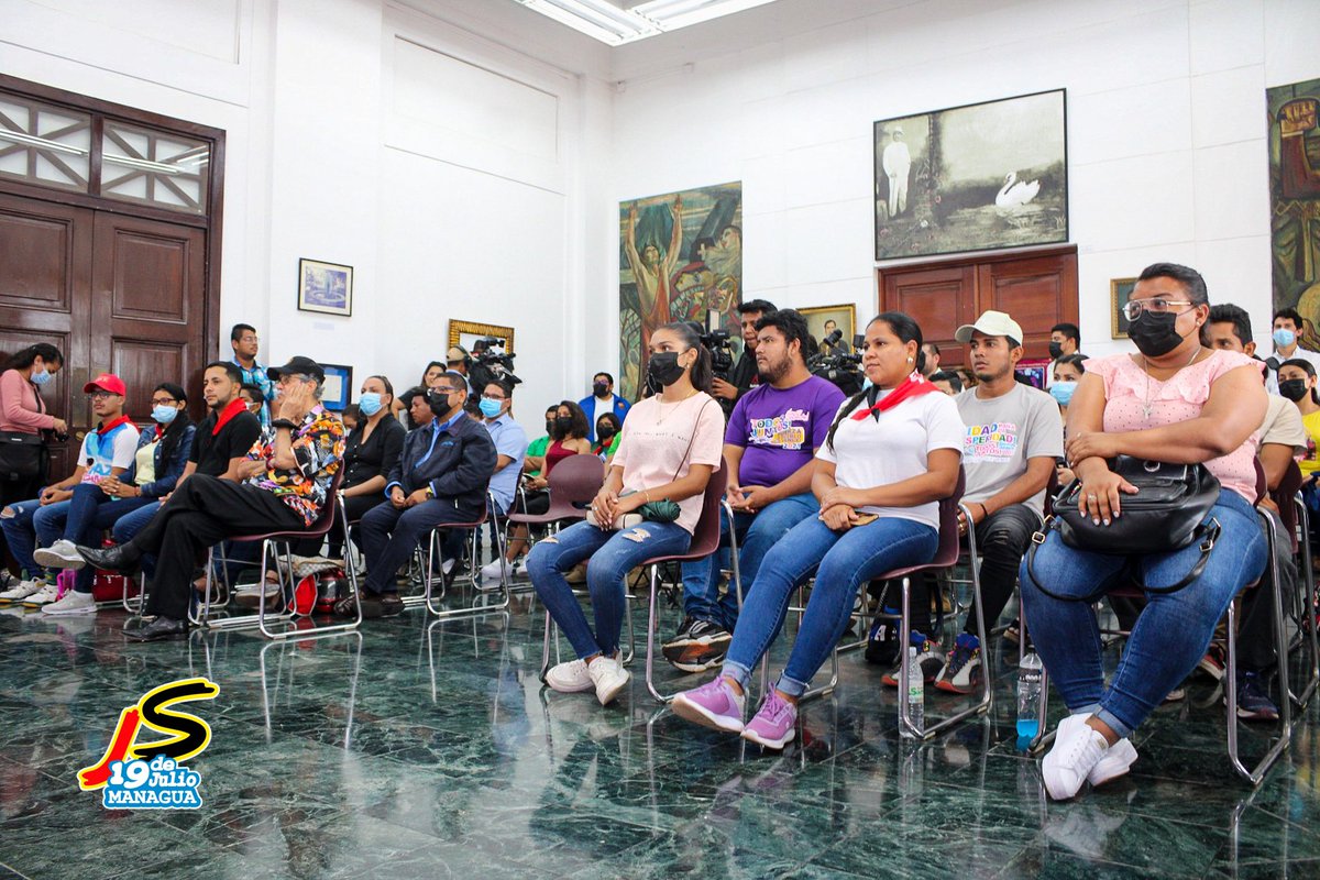 JS19JManagua's tweet photo. #22Junio | Juventud Sandinista de Managua a través de la Red de Jóvenes Comunicadores realiza un Conversatorio en el Palacio Nacional de Cultura sobre el Padre de la Patria Roja y Negra Comandante Carlos Fonseca. ✊🏻🔴⚫️🎙 

#4319FuerzaDeVictorias
#Carlos86SeguimosVenciendo https://t.co/6If4Vgo9CG