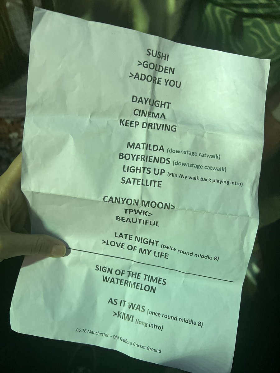 _pazrdgz's tweet photo. TIPO MIREN ESTO, amo hh pero el tour es de fine line https://t.co/SrBX8jAQpd