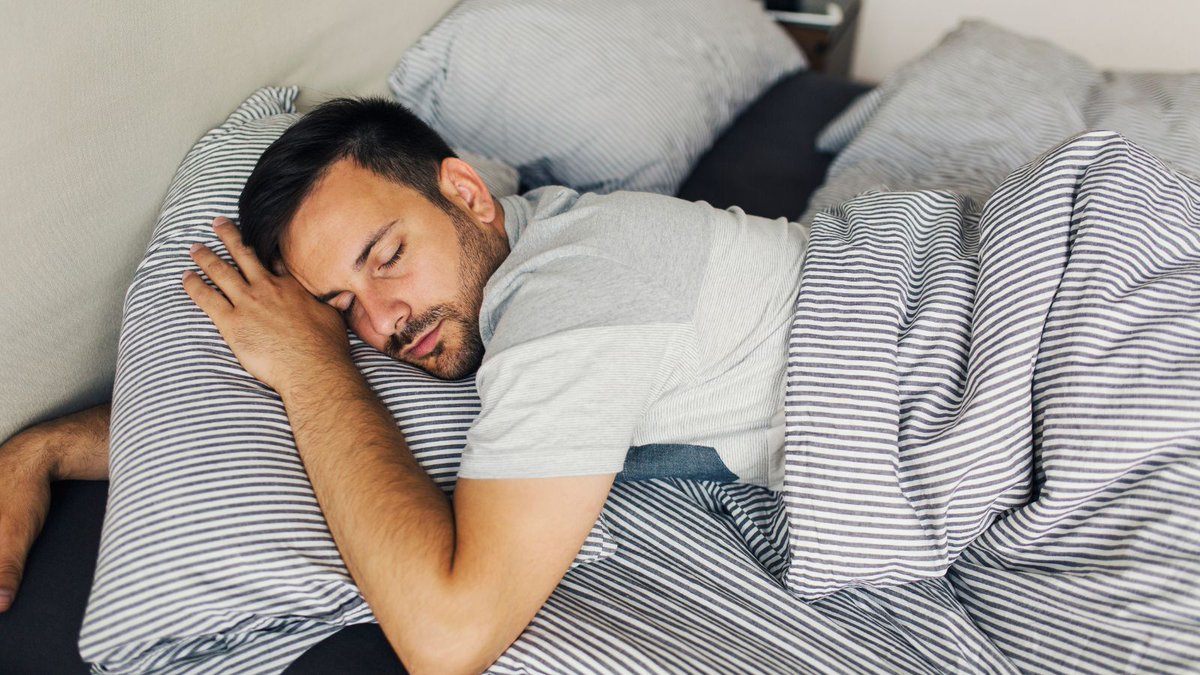 REFRESH_study's tweet photo. DYK #poorsleep is linked to a wide variety of health problems?
#REFRESHstudy is a groundbreaking effort from @ScrippsResearch to learn about the physical & psychological dimensions of sleep. You can participate from the comfort of your own π!
More @ https://t.co/qiKMiI4JAC https://t.co/tW5rqMIMi8