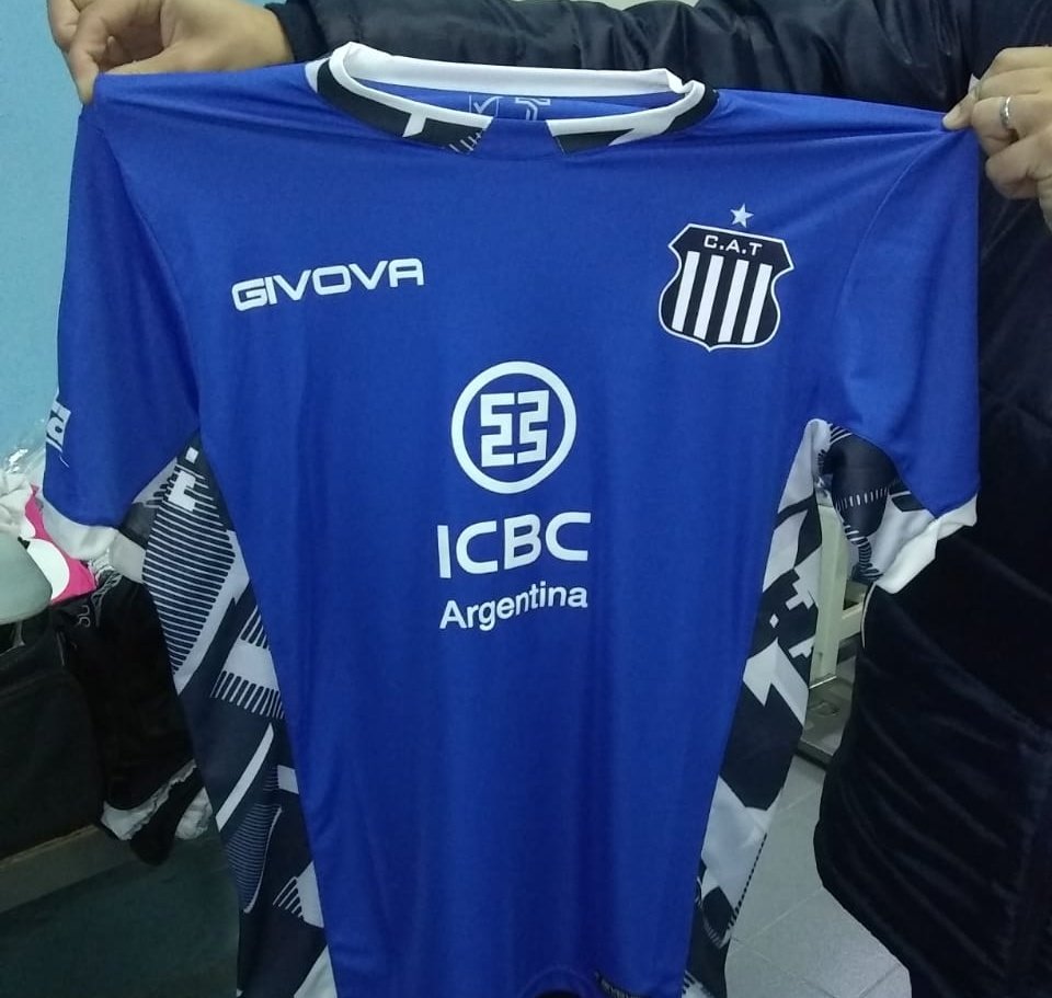 Copa_Argentina's tweet photo. 👕 ¡Las camisetas de @ChacoForEverRes y @CATalleresdecba! 👌

✅ Se medirán desde las 21.10, en el estadio Padre Martearena de Salta, por los 16avos de Final 

#CopaArgentinaAXIONenergy 🏆🇦🇷

#NuestraCopa 🙌 https://t.co/AI5h5IaUev