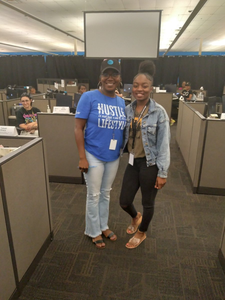 kendraa_01's tweet photo. #OSCC mentor program 💙💙 @Lak_Shia @HustleHouseMSS https://t.co/QWqLji2roJ