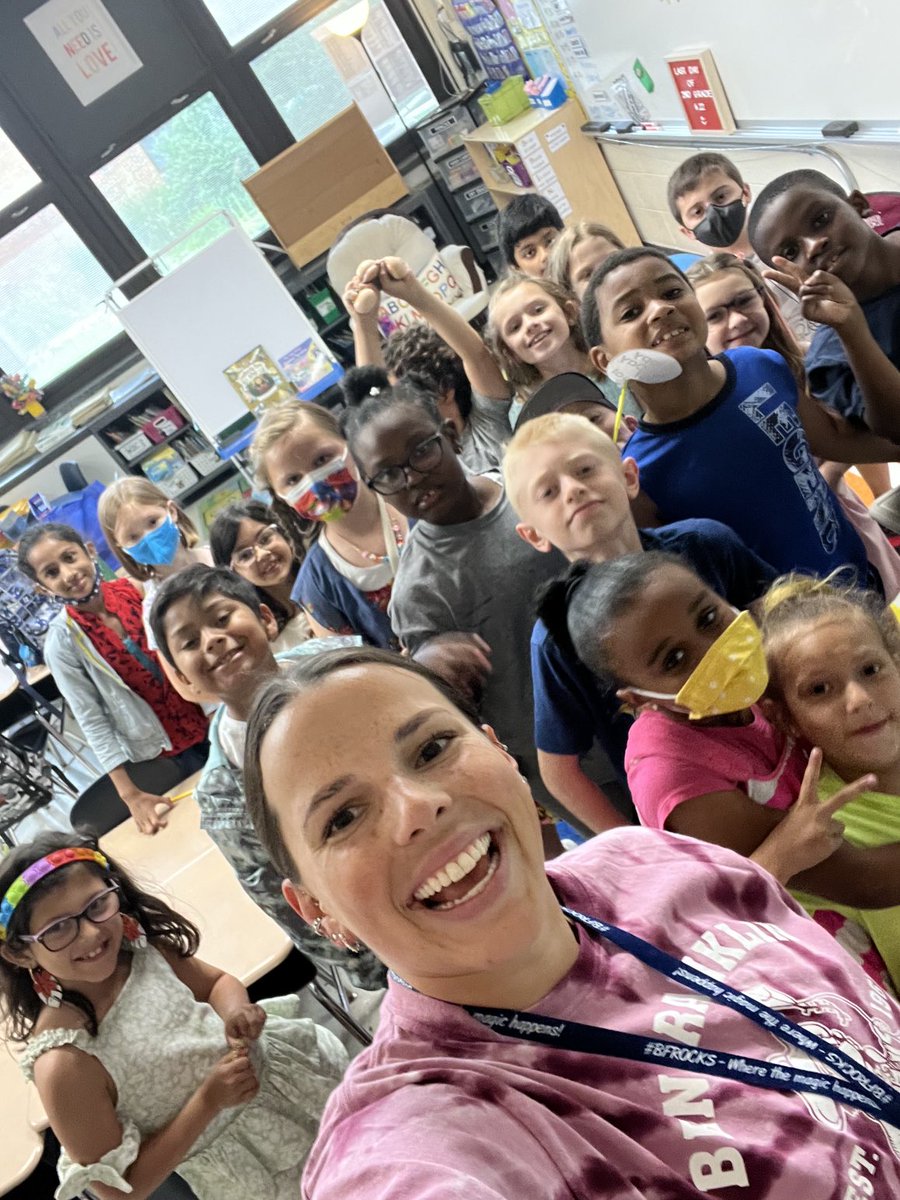 2ndgradeinHD's tweet photo. That’s a wrap! What a fun (& exhausting) last day 💓😴 see ya in August @bfes_ltps ✌️#bfrocks #happysummer #outofclassroom https://t.co/WpZ2zDRSRY