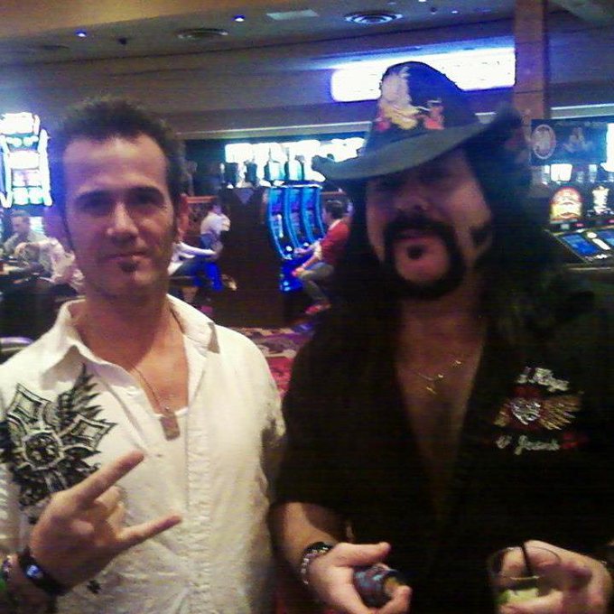 Remembering Vinnie Paul today. RIP. 🤘 https://t.co/q3mXO6q5rw