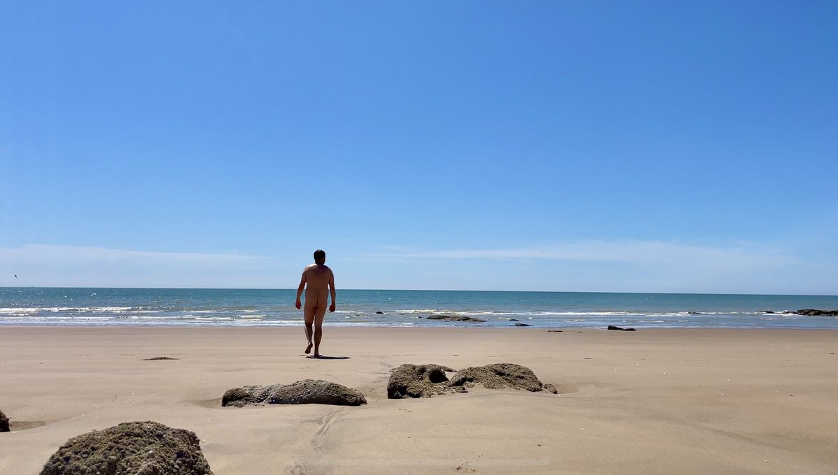chris33nat's tweet image. I love Fairlight Glen, especially at low tide. It was a deserted sandy paradise today. So lucky to have this a 45 minute drive away.