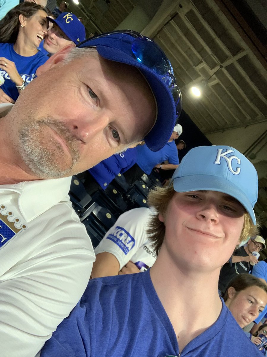 the_nickrogers's tweet photo. My dad and I are so excited to experience @BigSlickKC for the first time ever! We’re both looking forward to the celebrity softball game and to hopefully meet the incredible hosts! #BigSlickVIP #KC https://t.co/Ds9rkPevSU