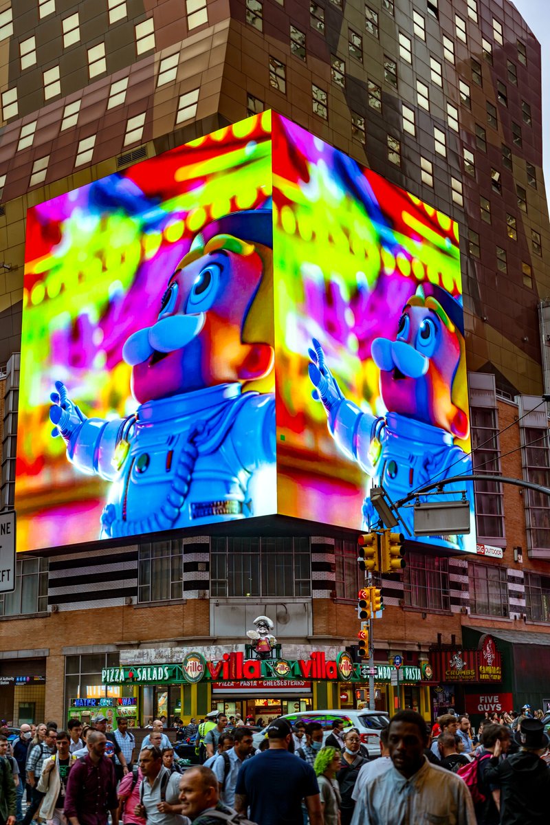 Richies are taking over NYC! 🗽

If you are around 42nd street and 8th avenue in New York City, swing by to see <a href="/anlestudio/">An Le</a> 's animated Richie on Times Square's biggest billboards 🚀 

What a proud moment for the #RagsToRichie community and its incredible artist <a href="/alecmonopoly/">Alec Monopoly</a> 🎩