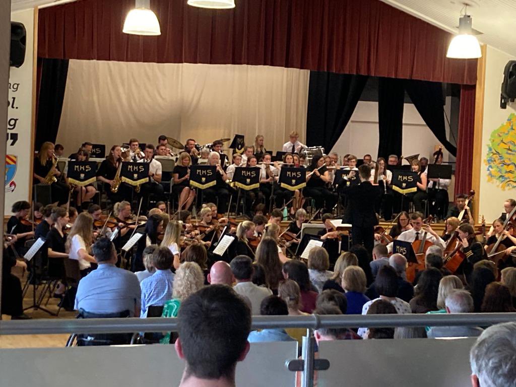 McLarenHSMusic's tweet image. What a night, and what a comeback! Our community concert, the first since 2019. Fabulous music, wonderful to have about 120 pupils, FP’s and community members involved. One of the happiest nights in the school year. More photos to follow. Congratulations to all involved.