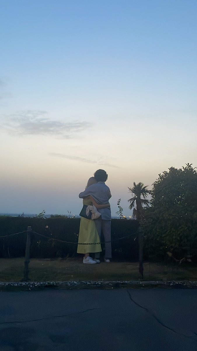 no se quienes son pero se ven bien lindos <3