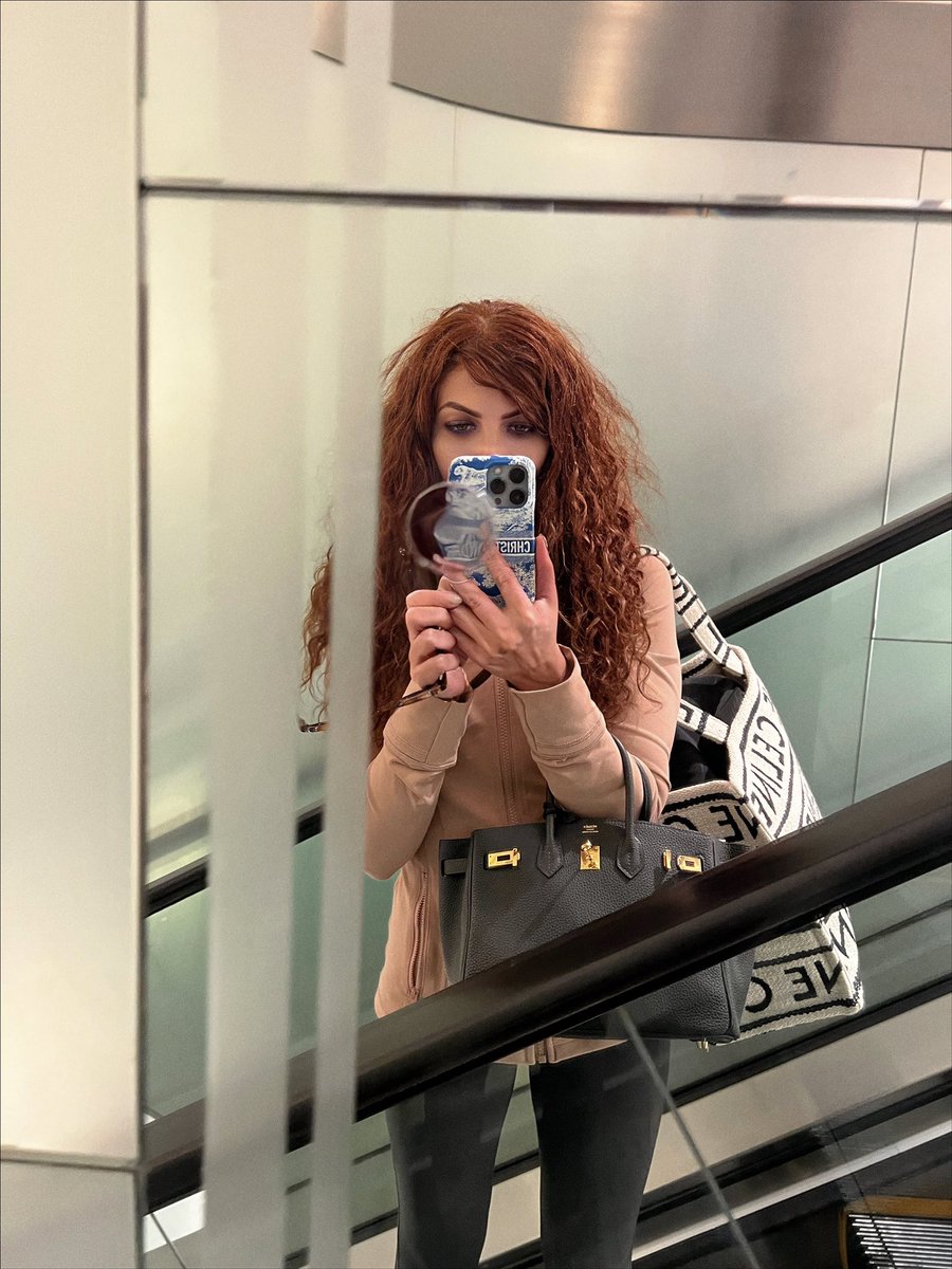 PennyPinar's tweet photo. Shopping mood https://t.co/ElnMwZEYi9
