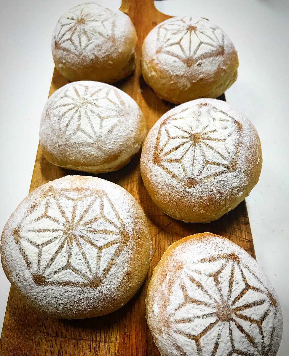 Kayaspicehouse's tweet photo. Kaya Original Bread✨
寺田本家さんの玄米酒粕酵母を使用して焼き上げました👨‍🍳
#kayaspicehouse 
#kayaspice
#spiceoflove
#spiceoflife
#spiceofficial 
#spice
#farmentation 
#farmentationlife
#発酵食品 
#発酵
#発酵の未来　
#カヤスパ
#寺田本家 https://t.co/rj8KNTUeIb