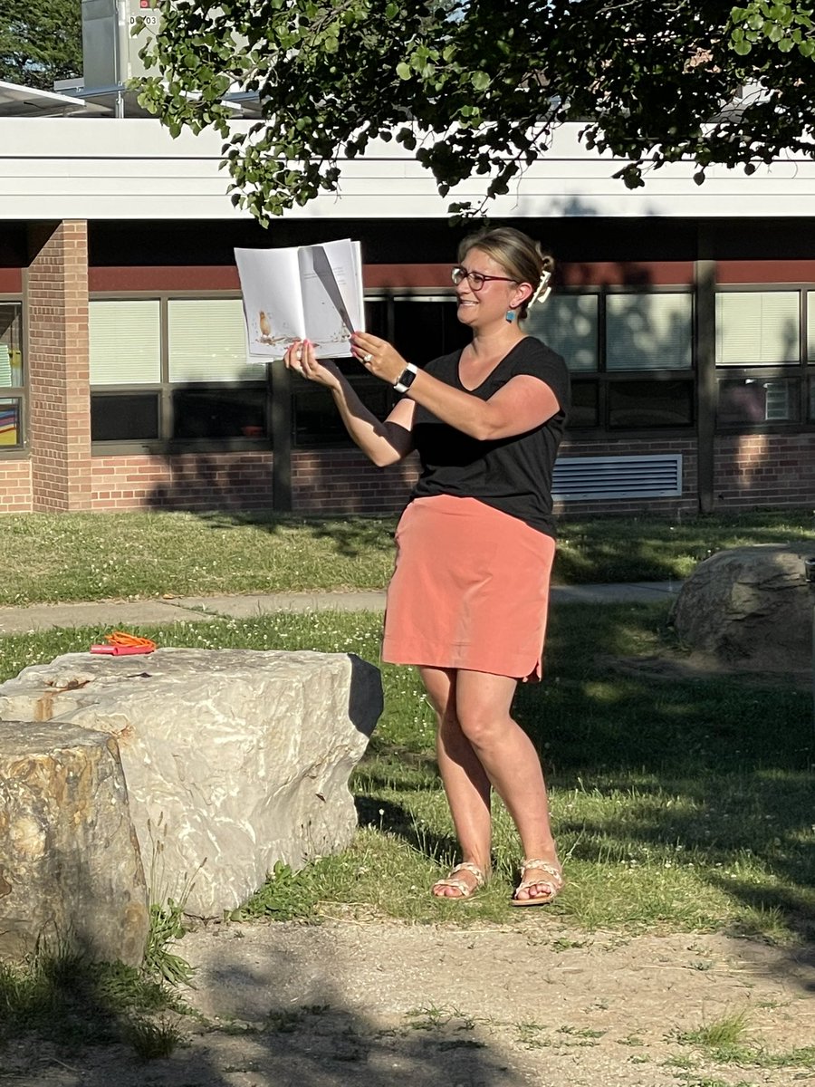 d61reyes's tweet photo. Perfect night for Books on Blankets at Lace tonight! Thanks to @D61Becker @d61blessman and Ms. Dunne for reading tonight! #lacereadstogether @D61Lace https://t.co/FqUW5rU8ua