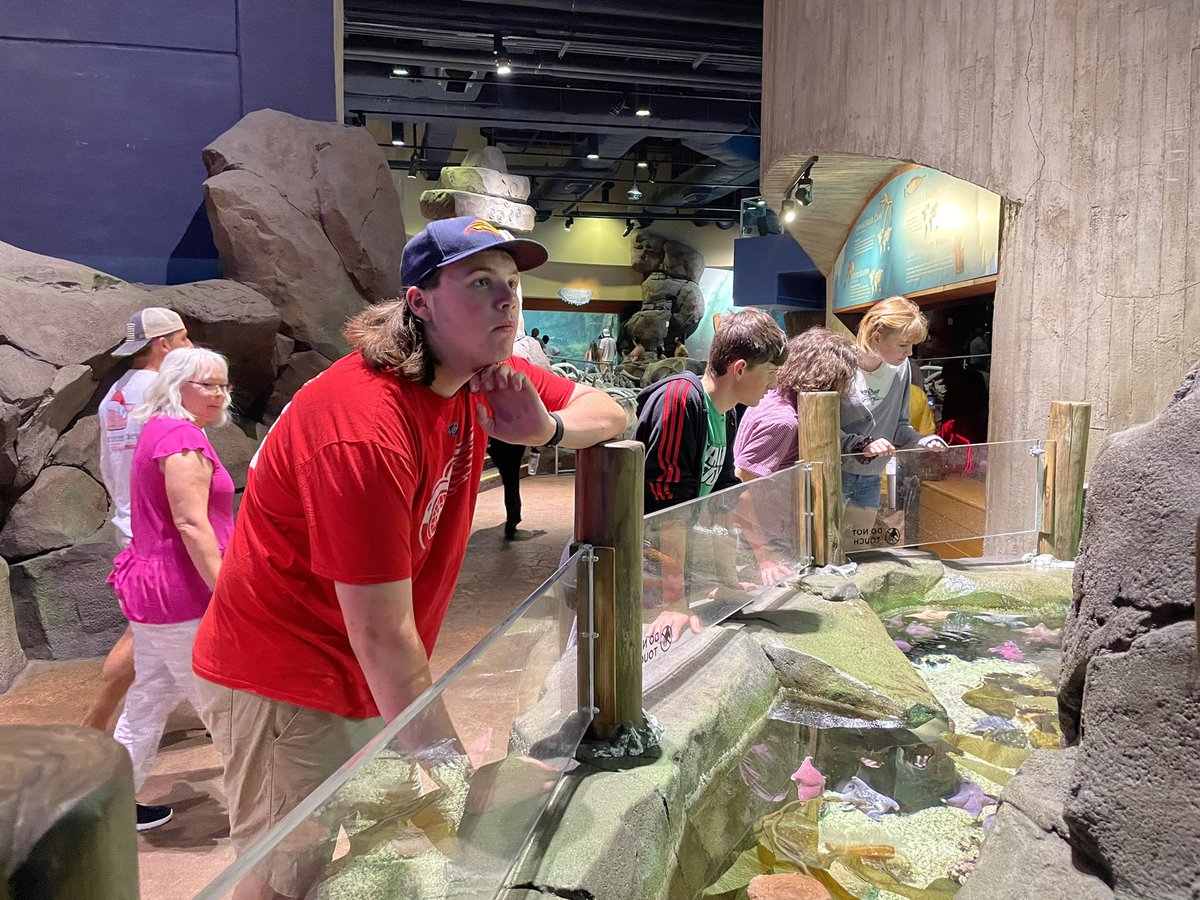 VideoPenta's tweet photo. SkillsUSA Nationals, Day 1 - Tuesday 

Our Broadcast News Production team had their orientation for their competition (and the rapid transit system!) in the morning, followed by a trip to the Georgia Aquarium in the afternoon!
@SkillsUSA @pentacareerctr #NLSC22 https://t.co/OdUvriWhrc