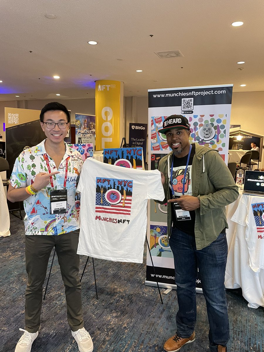 munchiesnft's tweet photo. Welcome to our new holder loving his limited edition T-shirt at NFT NYC @DeW_It_Right https://t.co/MXp8E2Y2KN