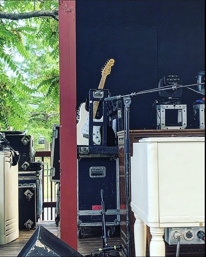 thejackhopkins's tweet photo. Jimmie Vaughn’s guitar…as I wait for him to take the stage. Can’t wait! #BluesBaby https://t.co/J3oKAHDWin