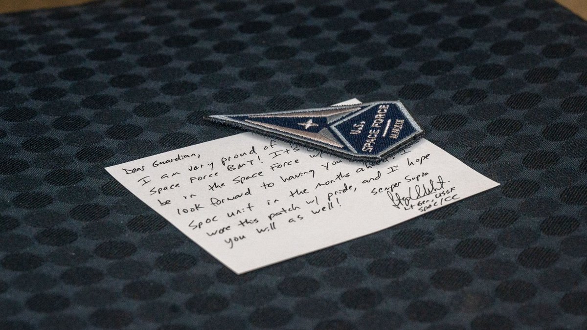 USSF_STARCOM's tweet photo. 2/2: Each one of the patches was worn by a currently serving Guardian who provided a hand written note of welcome and congratulations--including one from @ussfspoc commander, Lt. Gen. Stephen Whiting. #GuardianGraduation #SemperSupra https://t.co/2TlB5MpQmR