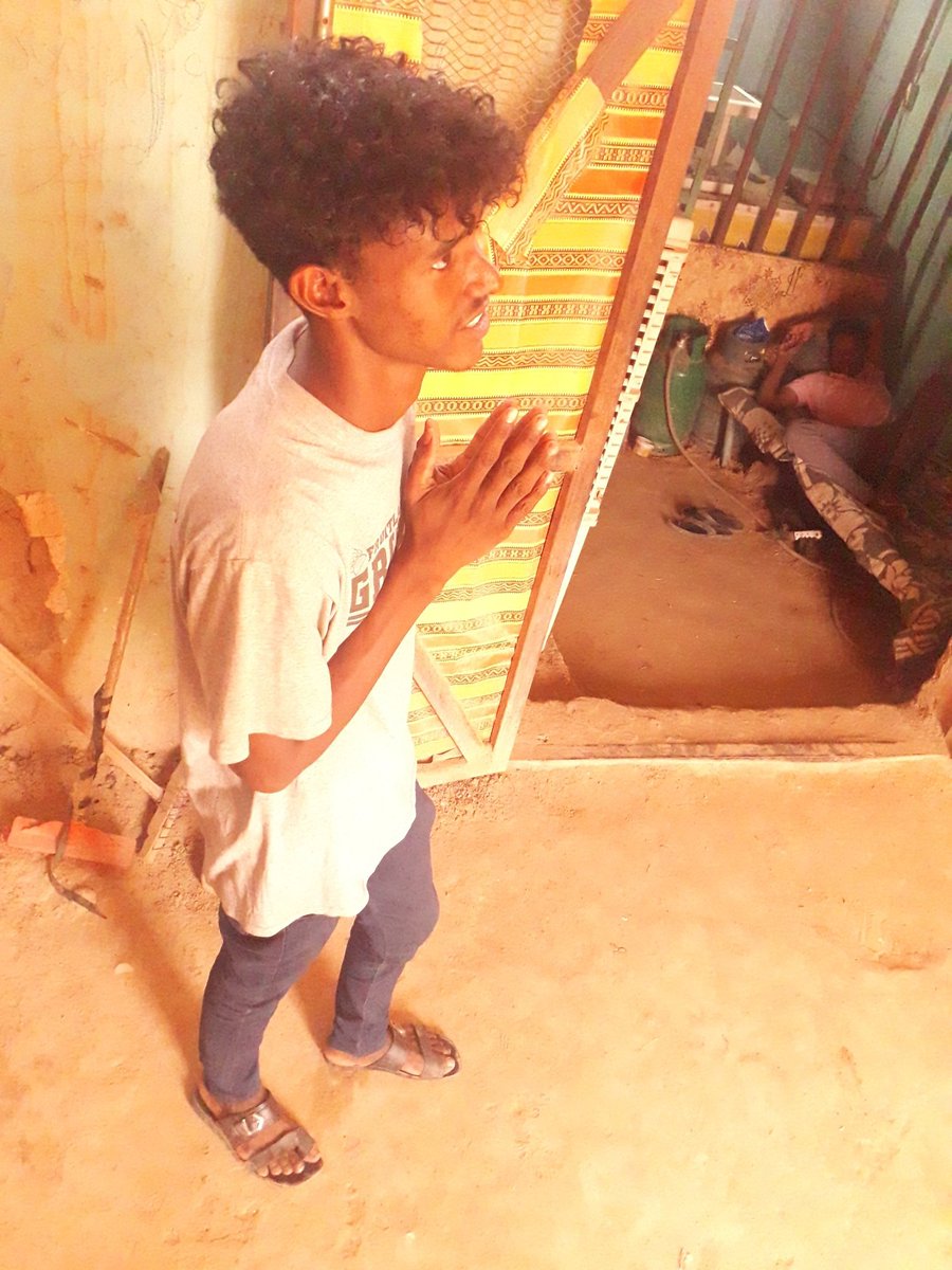 الباع هواك اتراصدو بس بيعو كاش م تقصدو