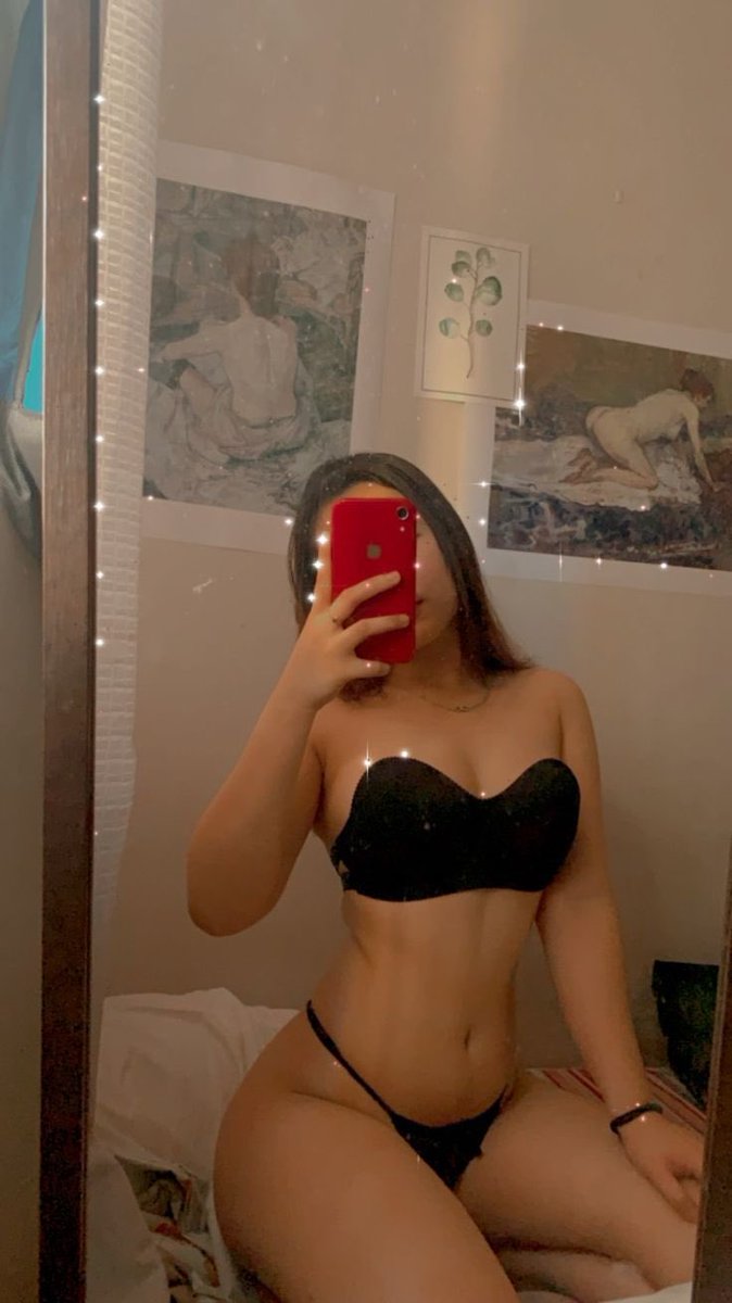 MollyJayde1's tweet photo. Sub my only fans 🤍 https://t.co/vrSEmWJghM https://t.co/ava4sAs588