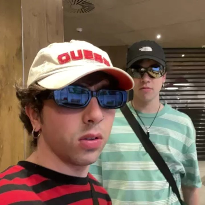 🚨NO SIGAS BAJANDO🚨

Somos el peaje de Twitter, para seguir bajando deposita tu ultima foto de la galería 👊🤬