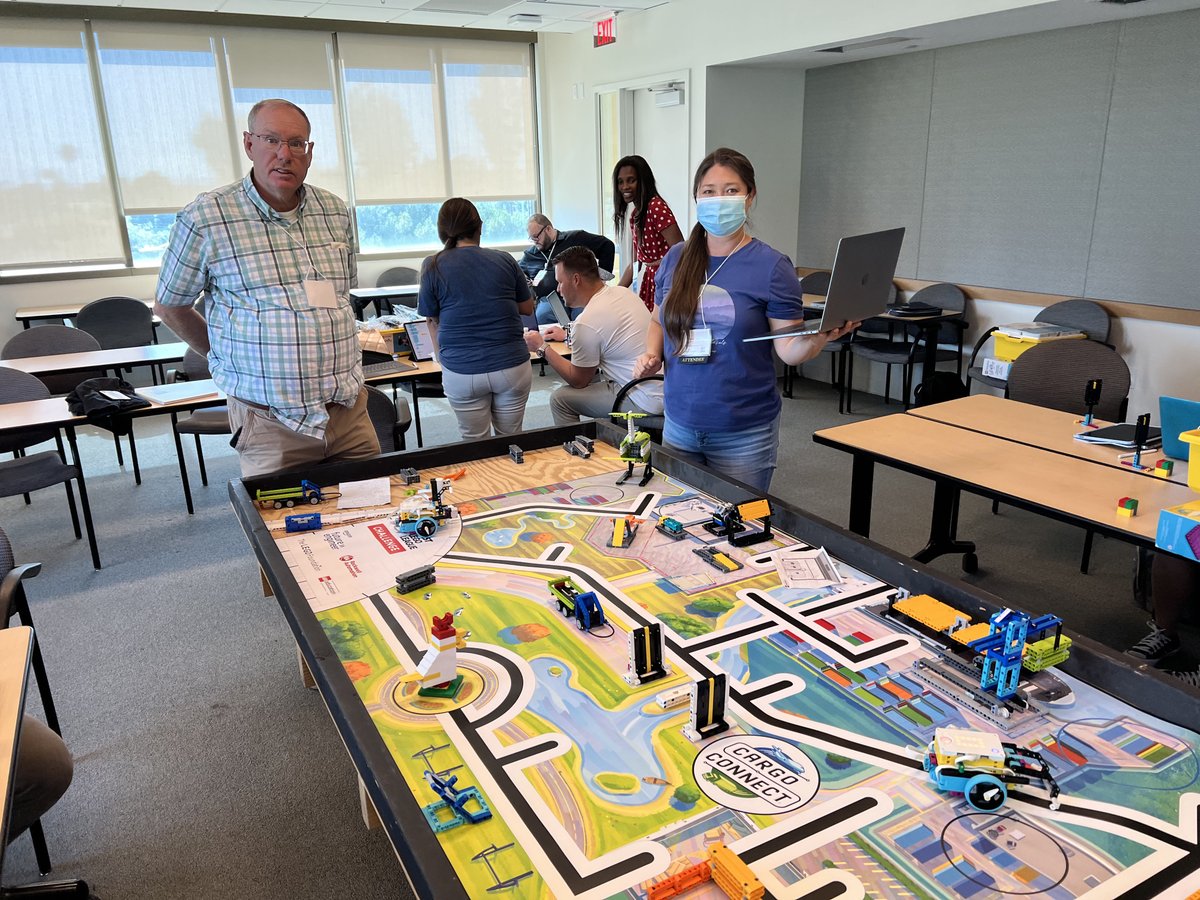 AdventistRobots's tweet image. Learning about robotics at #exseed2022 #exseed Loma Linda University Loma Linda University