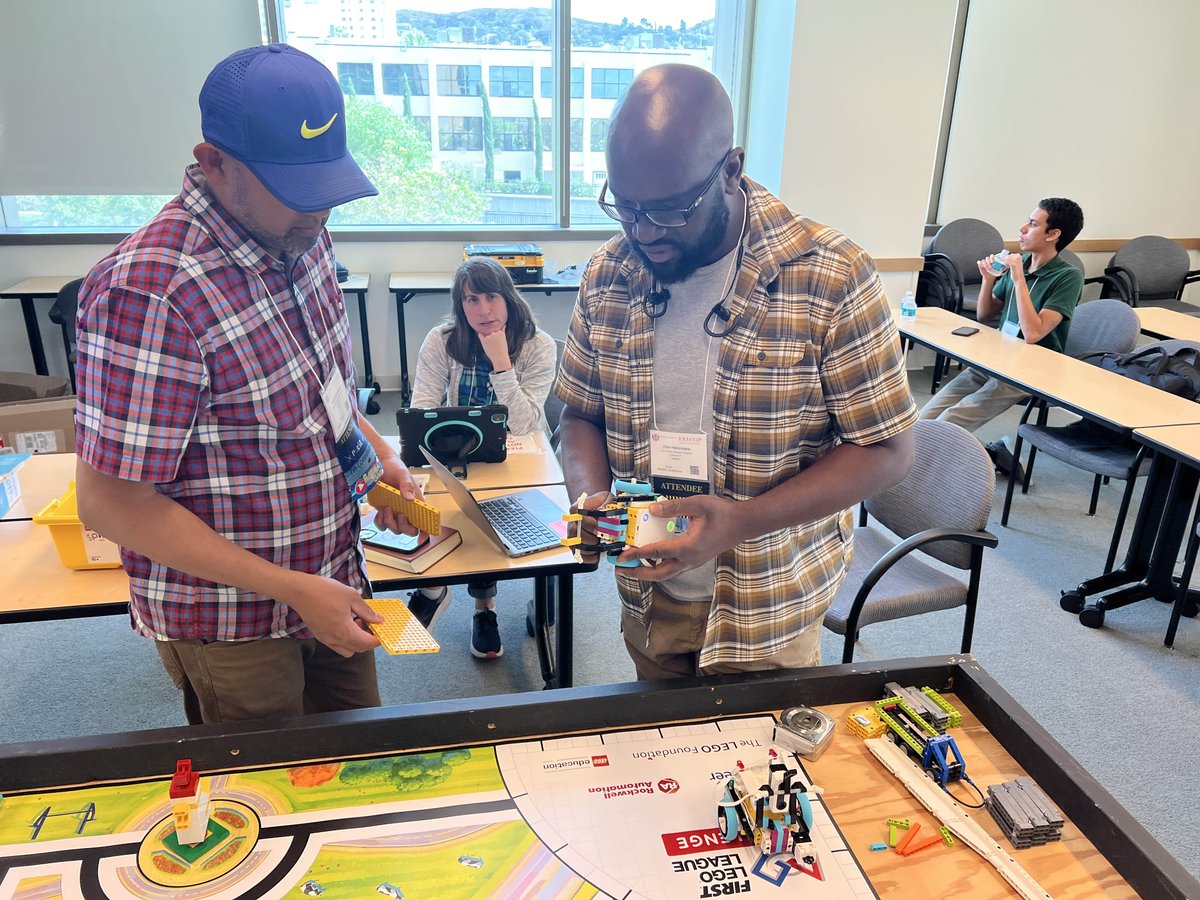 AdventistRobots's tweet image. Learning about robotics at #exseed2022 #exseed Loma Linda University Loma Linda University