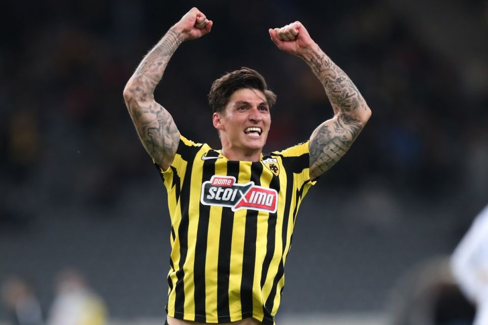 mavrakiszachary's tweet photo. SLGR: Steven Zuber has joined AEK Athens on a permanent basis. The Swiss international was previously on loan. 

A fee of €1.6m was agreed by both the Greek and German side @Eintracht 

#StevenZuber #AEK #EintrachtFrankfurt 

Photo Credit: EUROKINISSI https://t.co/9NJ80f45mN