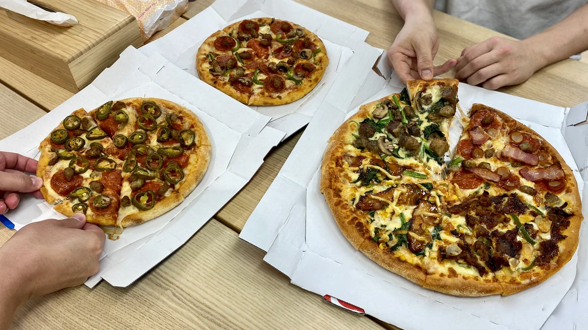 ドミノピザが7月3日までデリバリーでLピザ買うとMピザ２枚が無料‼