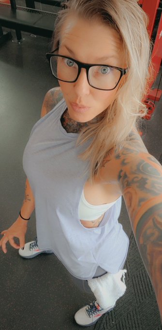 Do you even lift? https://t.co/9lgeh9MOnt<a href="/tag/bedhairdontcare"class="tags"><span>#bedhairdontcare</span></a><a href="/tag/doghousegym"class="tags"><span>#doghousegym</span></a><a href="/tag/hypercrushchea"class="tags"><span>#hypercrushchea</span></a>
